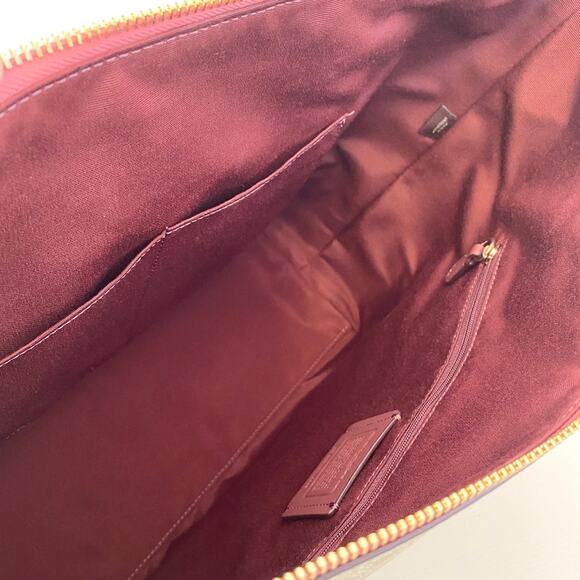 Coach Gallery Tote In Signature Canvas - Picture 7 of 9